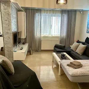 κάντε κράτηση εδώ